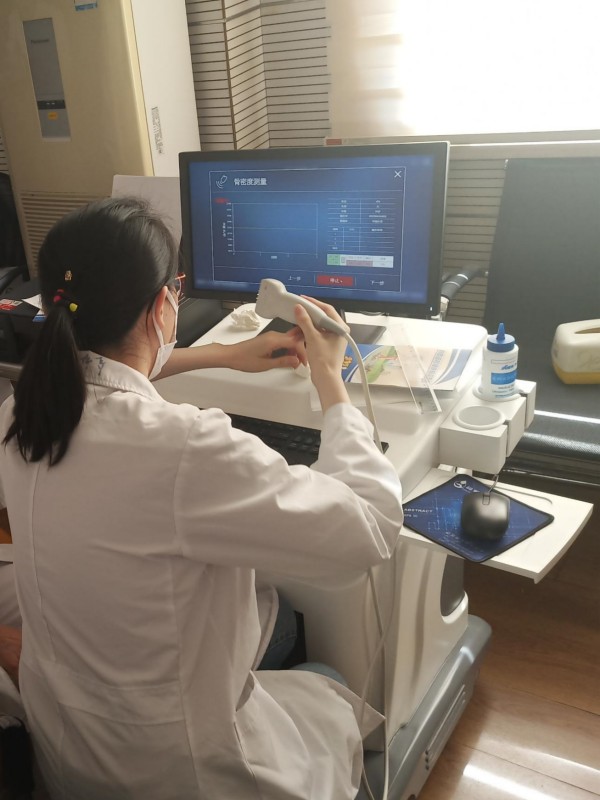 上海市楊浦區(qū)中心醫(yī)院引進品源醫(yī)療骨密度儀， 非常感謝醫(yī)院對我們產(chǎn)品的認可